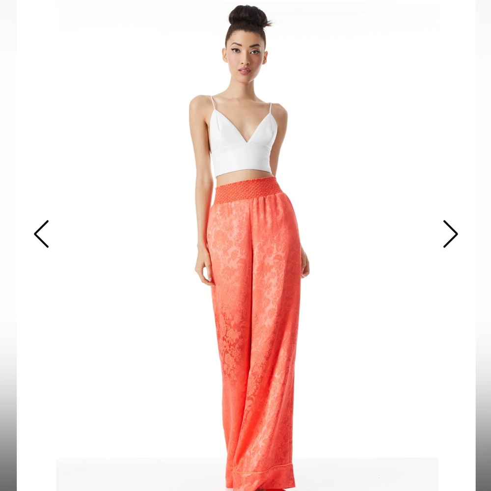 SOLD NWT Alice + Olivia Pants